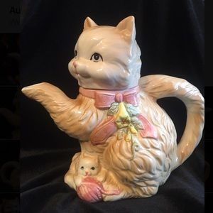 VINTAGE Cat Teapot